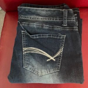 Cute sz 11 Reign slight flare jeans